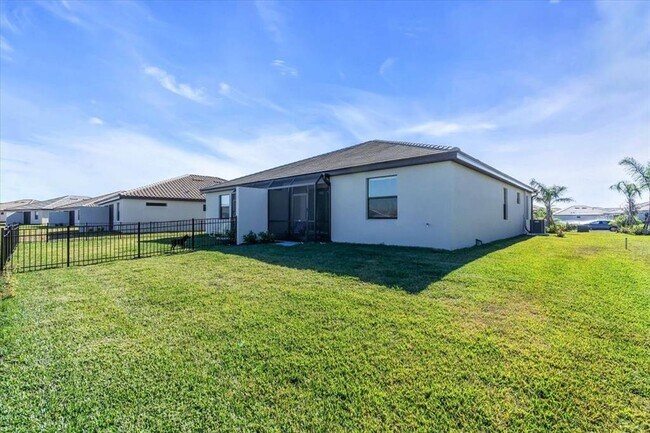 Building Photo - 15713 Sunny Day Dr
