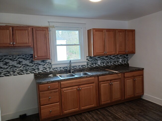 Cocina - 124 Center St