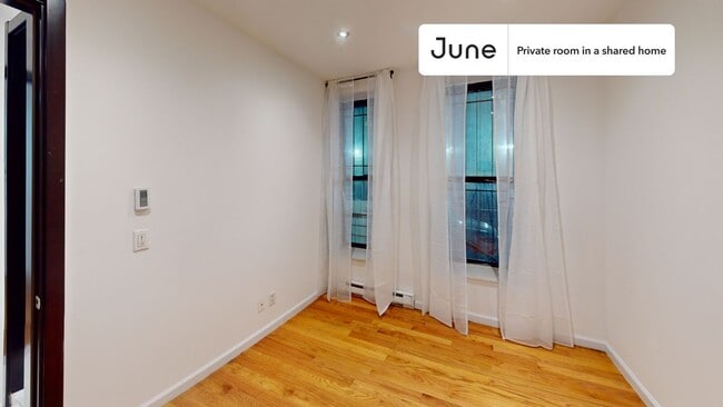 Building Photo - Room in Shared 6 bed/3 bath home
