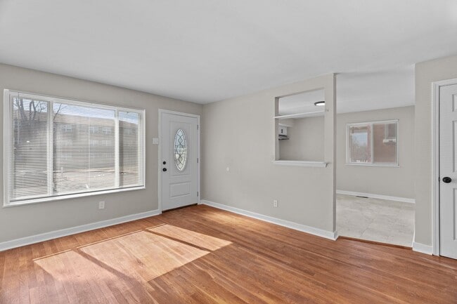 Building Photo - Charming 3-Bedroom, 1.5-Bath Single-Family Home