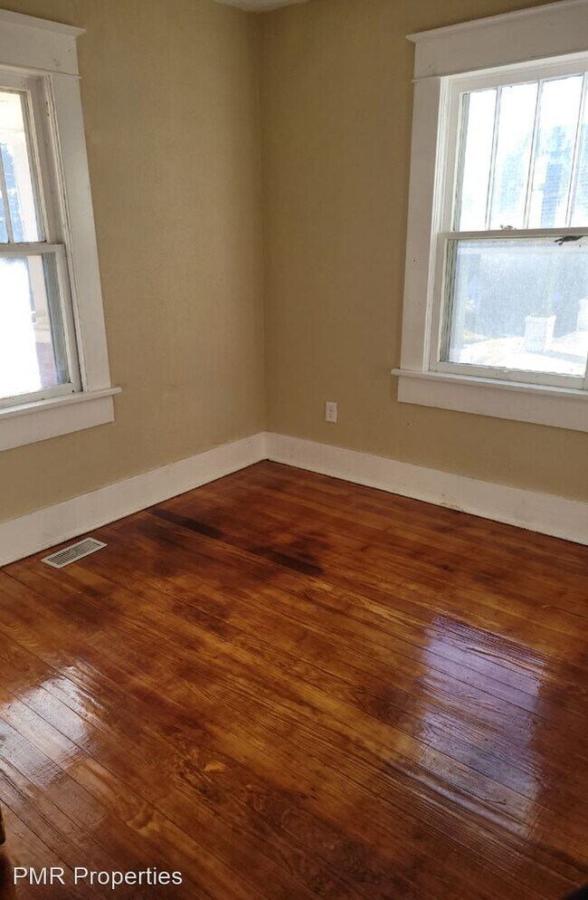 Building Photo - 2 br, 1 bath House - 2622 South 22nd Street