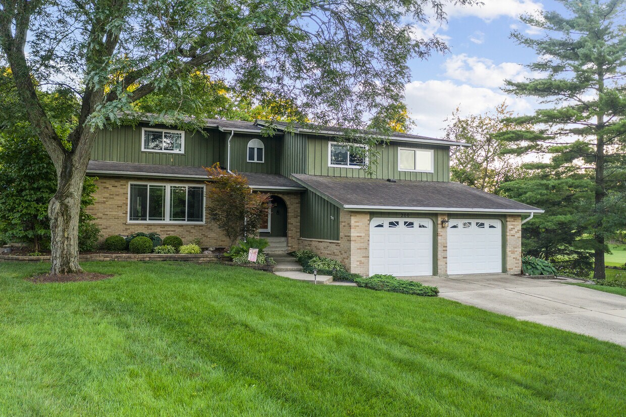 Foto principal - 200 Little John Ct