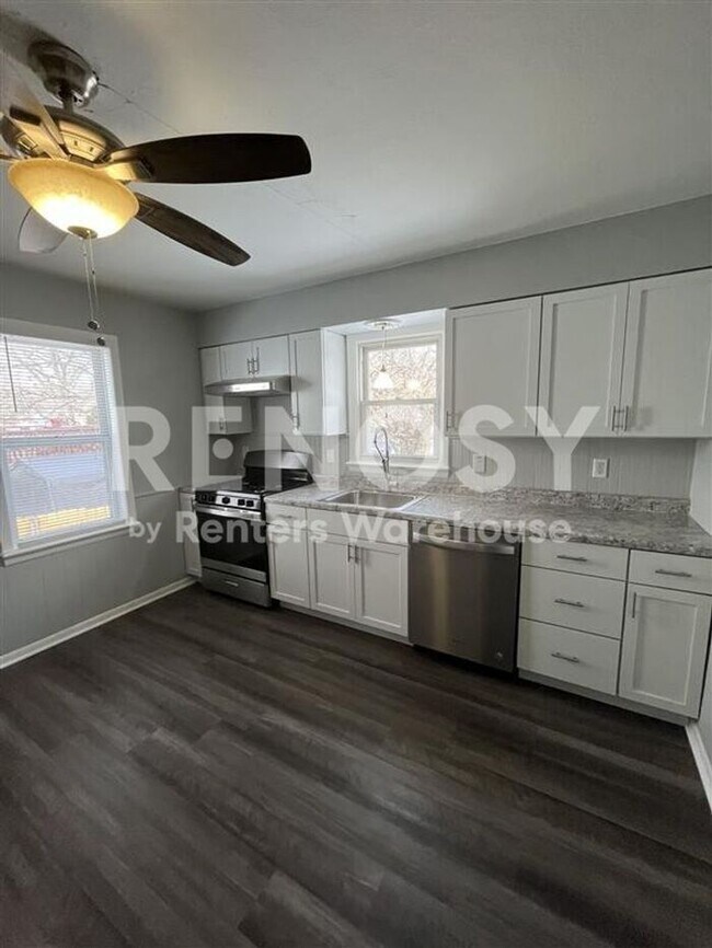 Foto del edificio - Four Bed Two Bath Home - Now Available - Special Offer, see details!