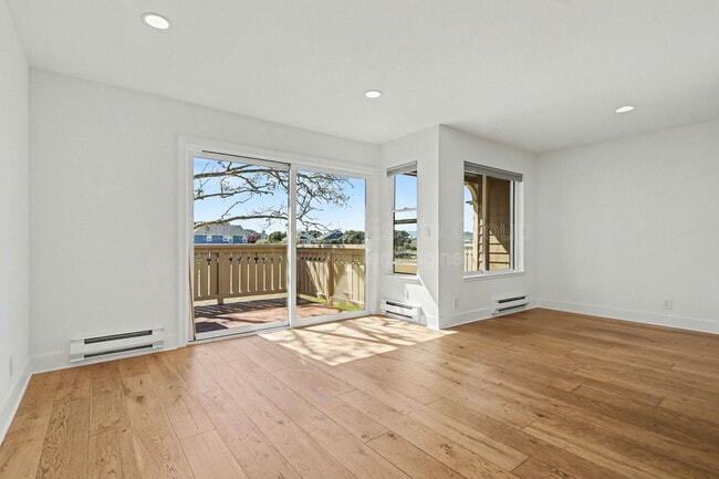 Building Photo - 198 Lakeshore Ct