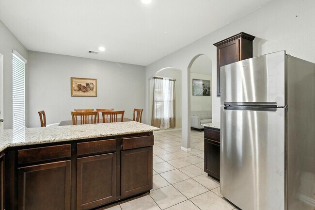 Foto del edificio - 1627 Northwood Springs Dr