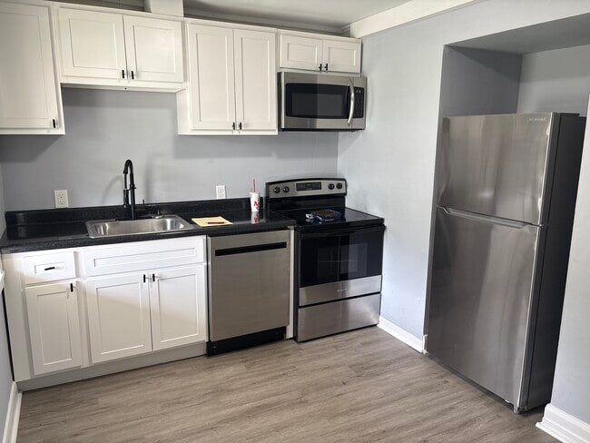 Kitchen - 812 Nathan St