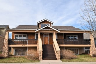 Building Photo - 2851 Des Moines Dr