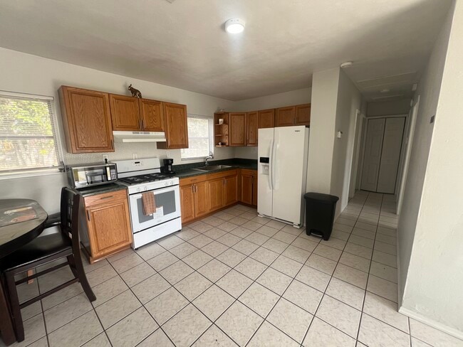 Building Photo - 4809 Steyr St