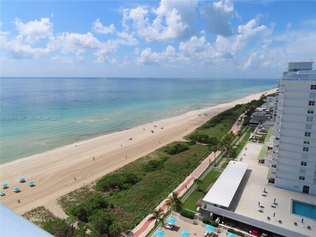 Foto del edificio - 5701 Collins Ave