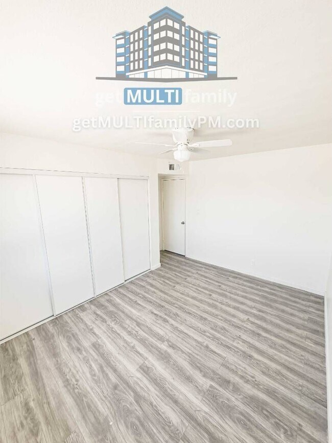 Foto del edificio - 7120 N 66th Dr