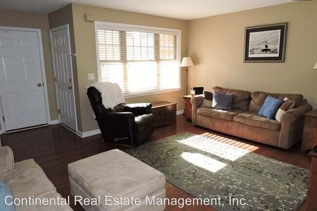 Foto del edificio - 634 B Oakwood Ave