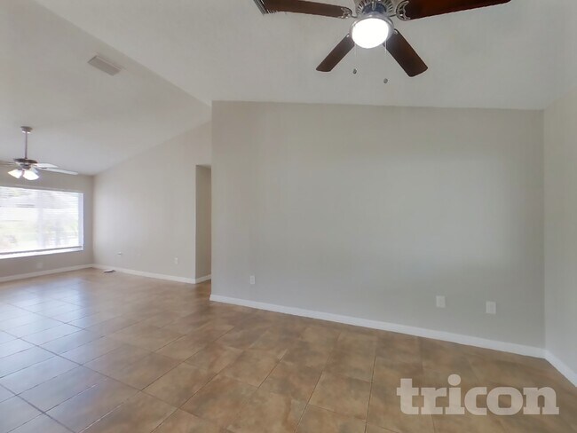 Foto del edificio - 4522 Reynolds Creek Ave