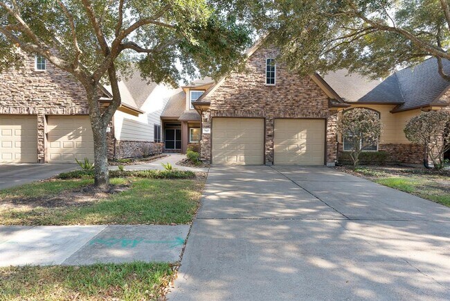 Building Photo - 7927 Glenn Cliff Dr