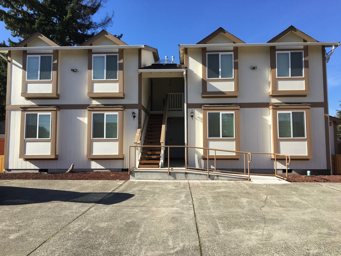 Foto principal - 7508 Cody St W