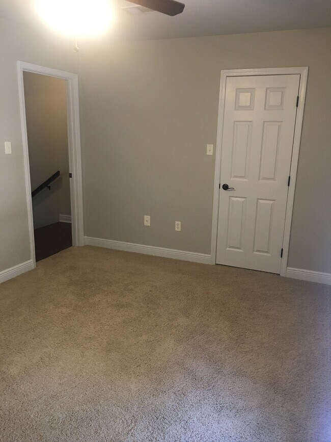 Building Photo - MAISON ROUGE TOWNHOMES  2BR/2.5BT CLOSE TO...