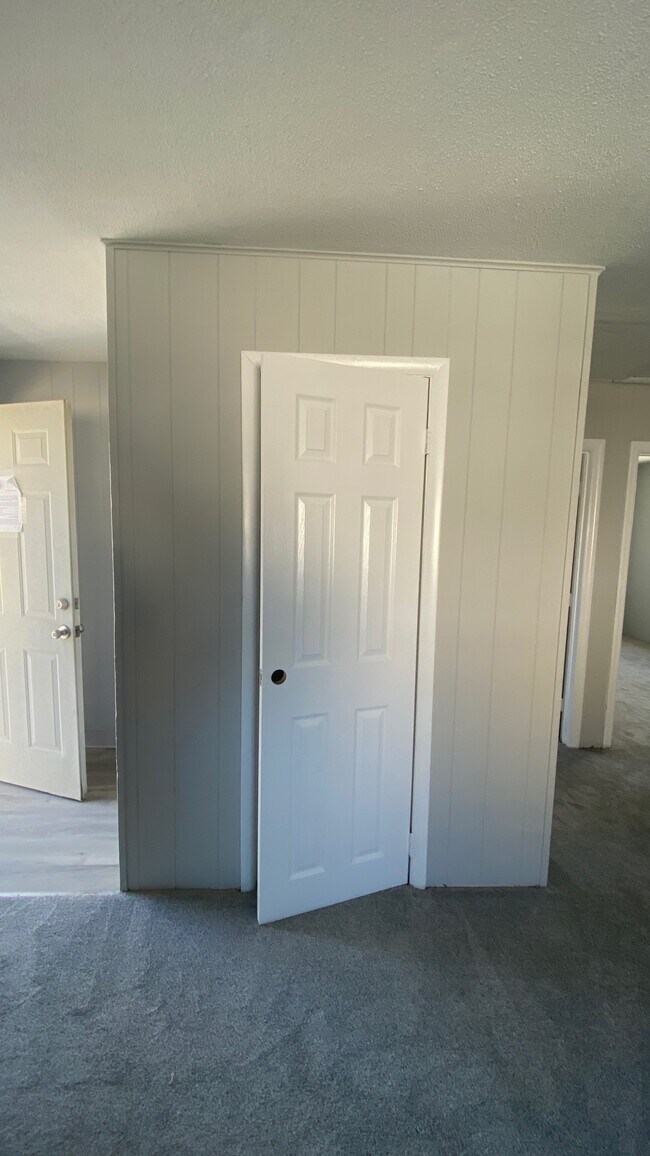 Foto del edificio - 226 E Cresse Ave