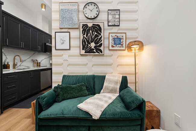 Building Photo - 168 McCaul St