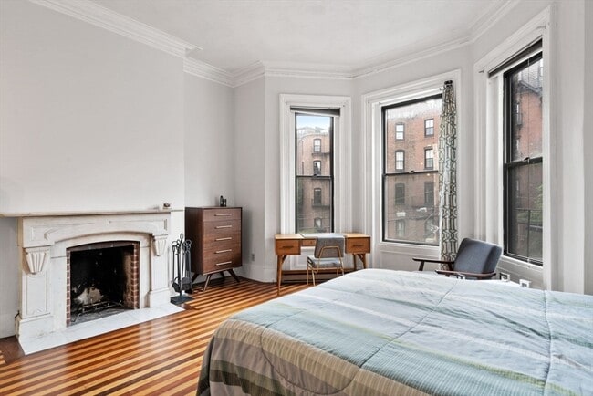 Building Photo - 389 Beacon St