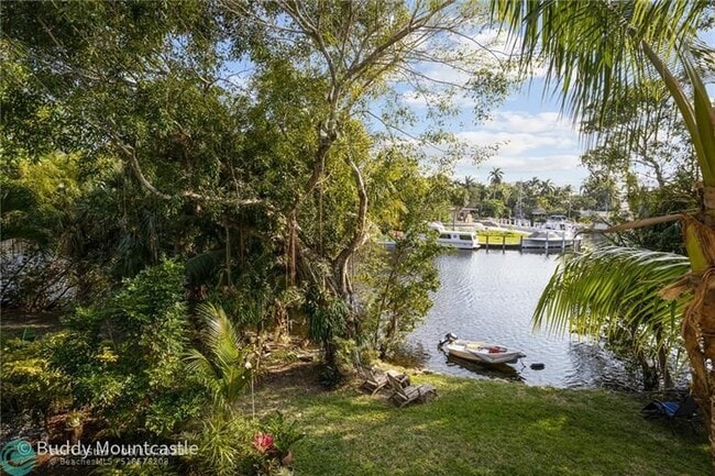 Building Photo - 1338 SW 4th Ct