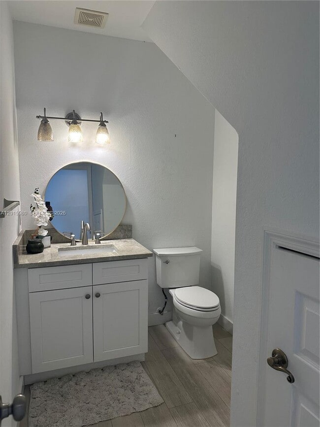 Building Photo - 5402 Pointe Villa Dr