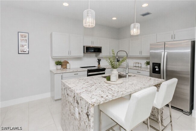 Foto del edificio - 5688 Cassidy Ln