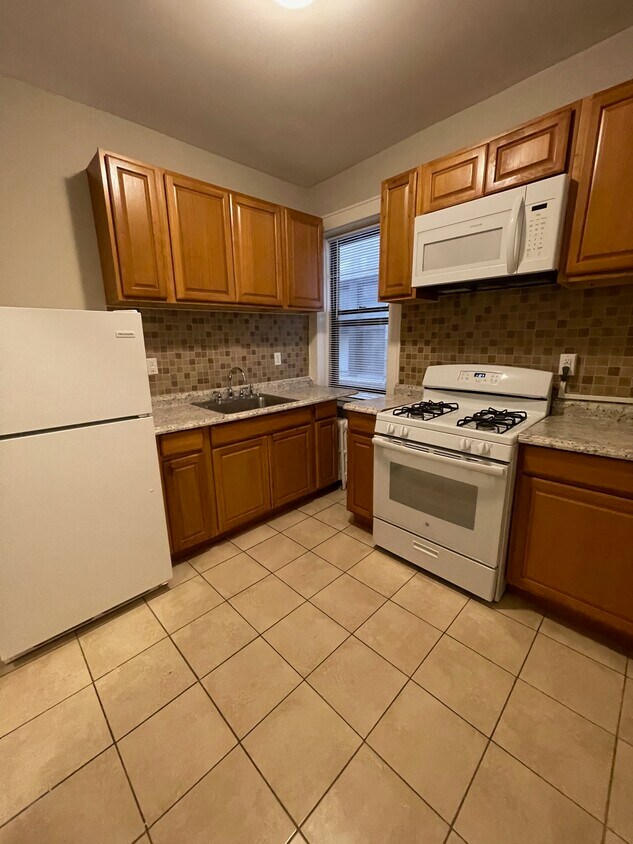 Primary Photo - 300-308 Valley Brook Ave