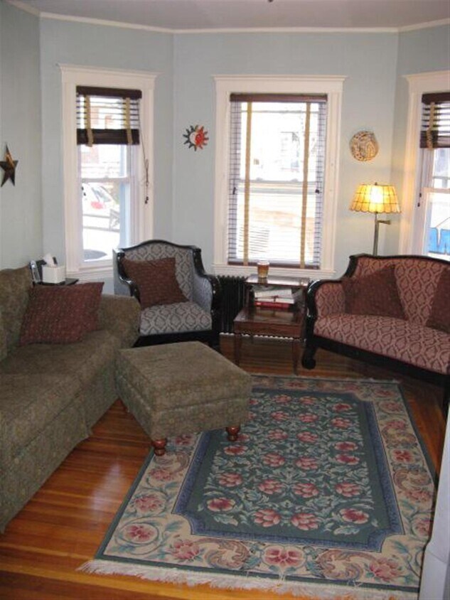 Foto principal - 88 Bay State Ave