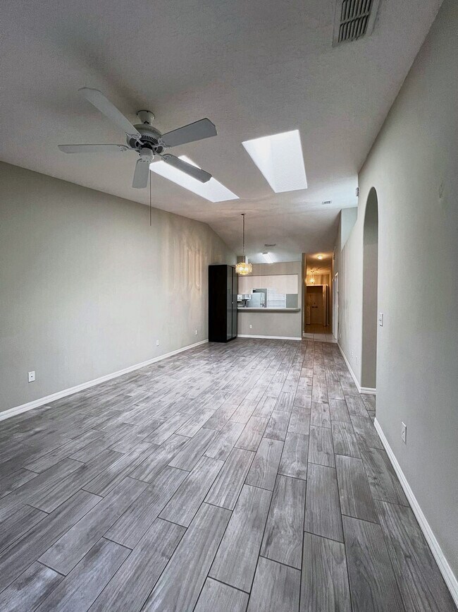Foto del edificio - 3535 Forest Branch Dr