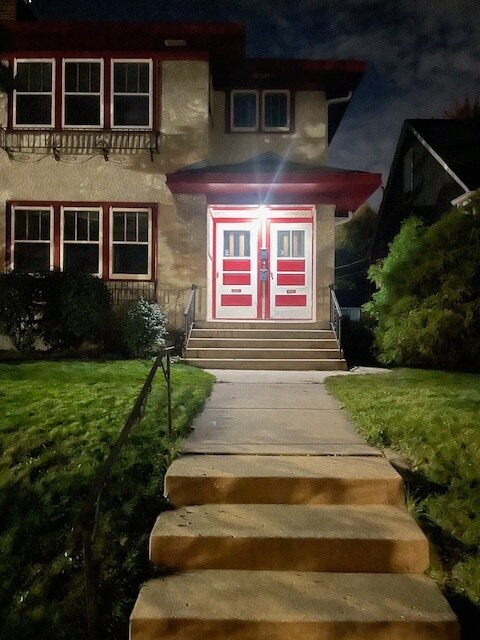 Foto principal - 2948 45th Ave S