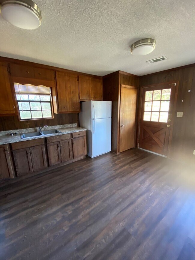 Foto del edificio - 95 Lee Road 670