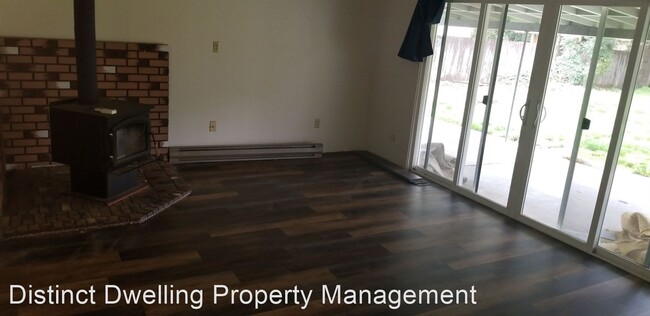 Foto del edificio - 3 br, 1.5 bath House - 47716 W 1st St