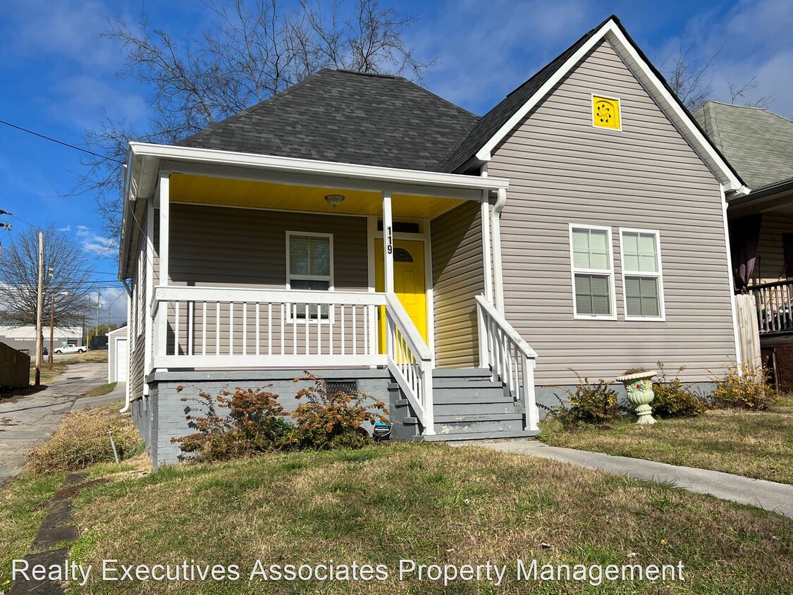 Primary Photo - 2 br, 1 bath House - 119 East Oldham Avenue