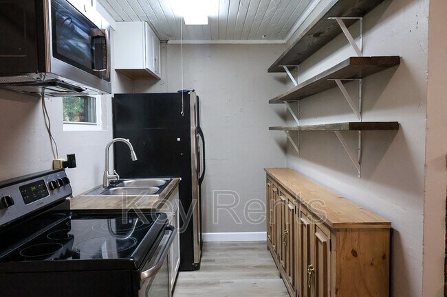 Foto del edificio - 9759 Cove Ave