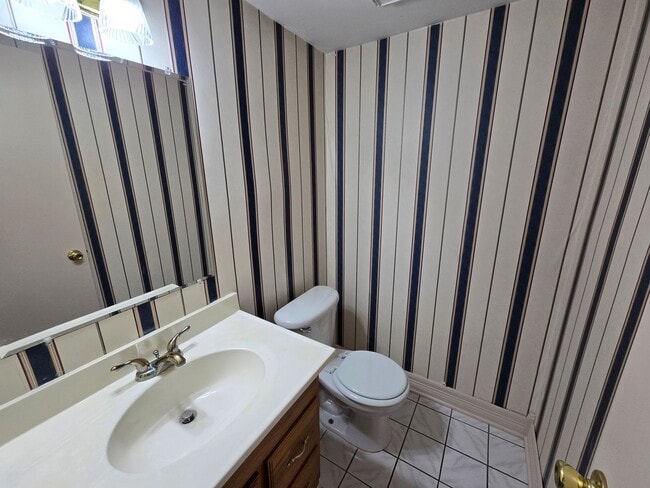 Building Photo - College Station - Condo -2 bedroom / 2.5 b...