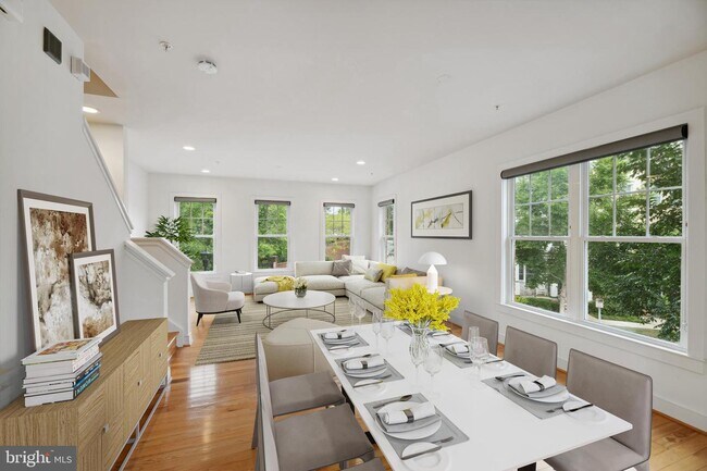 Foto del edificio - 2925 Chancellor's Way NE
