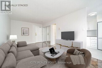 Building Photo - 33 Isabella St