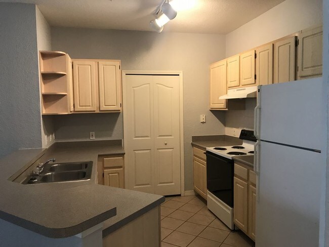 Foto del edificio - 5511 Legacy Crescent Pl