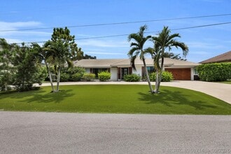 Building Photo - 229 Fairway W