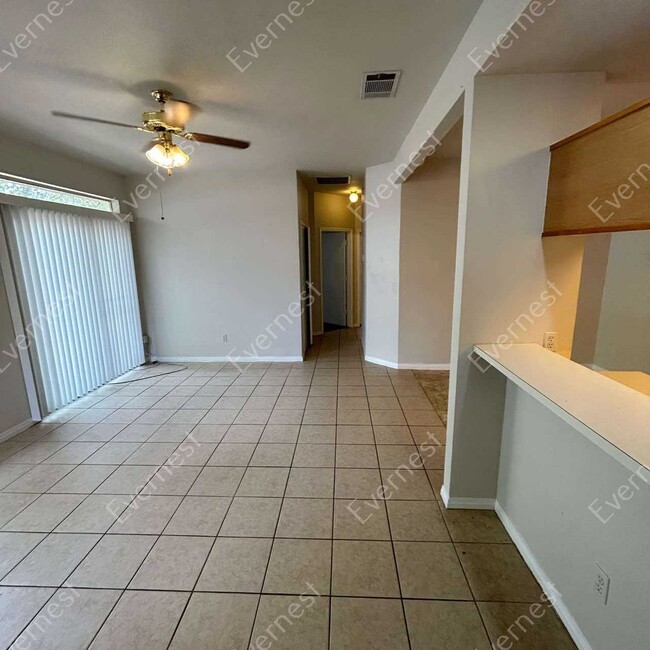 Building Photo - 517-519 Gregory Ct