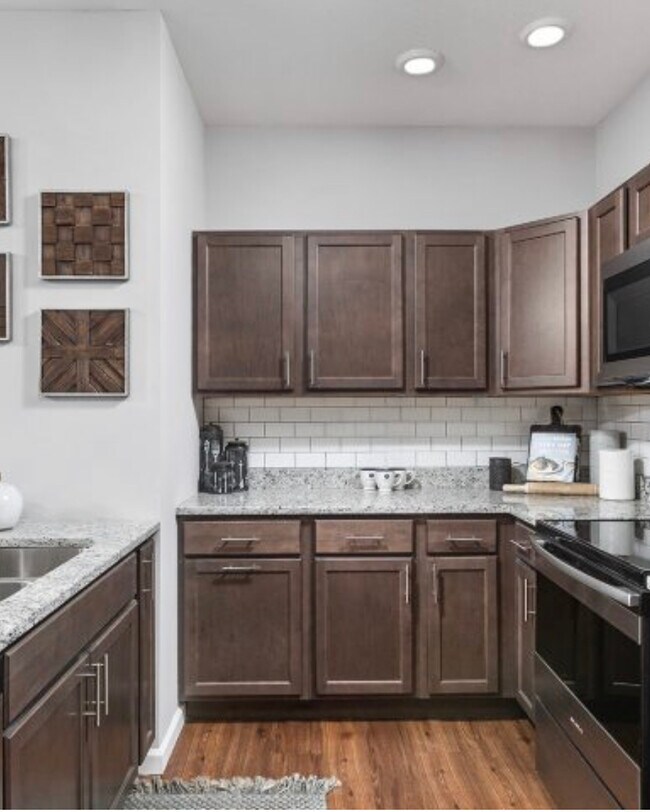 Building Photo - 4602 Nicklaus Dr