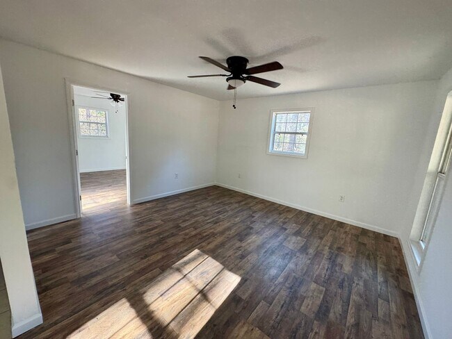 Foto del edificio - 3934 Hill Rd