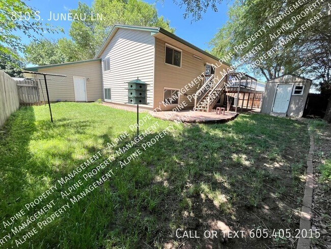 Building Photo - 810 S Juneau Ln