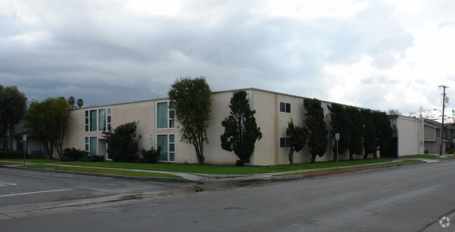 Building Photo - Howard Apartments