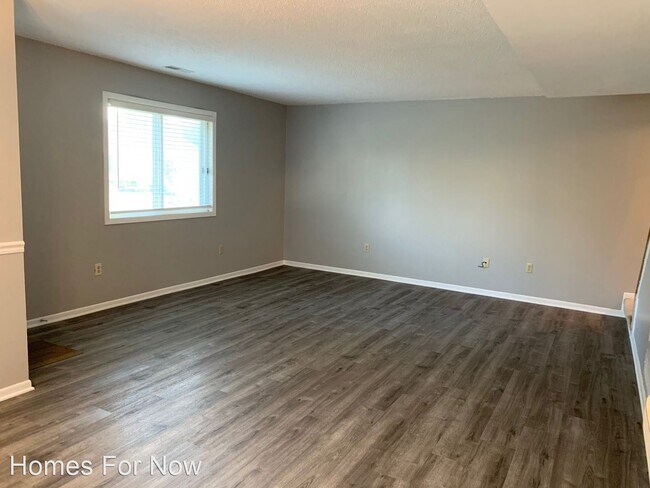 Building Photo - 3 br, 2.5 bath House - 15826 Griffon Path