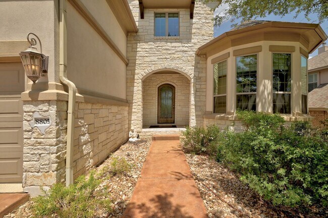 Foto del edificio - Fully Furnished Modern Home in Rocky Creek!