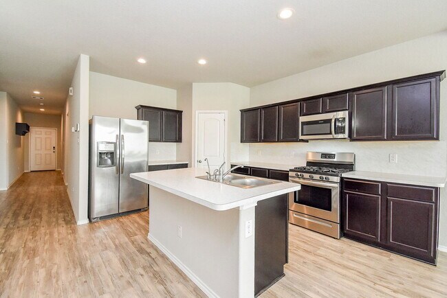 Foto del edificio - 5530 Redwood Summit Ln