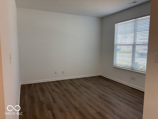 Foto del edificio - 817 Oyster Bay Dr