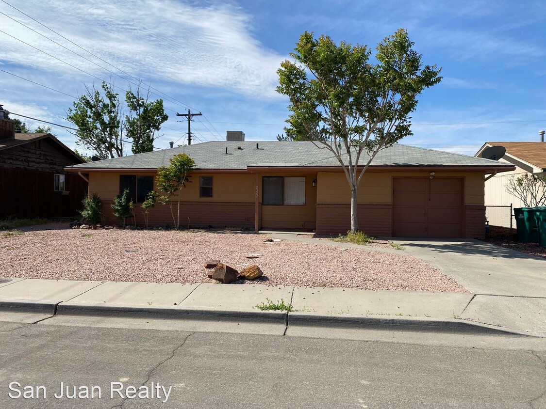 Primary Photo - 3 br, 2 bath House - 2333 E 18th Street