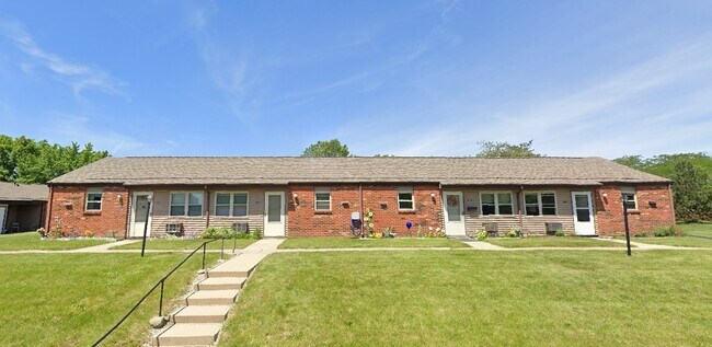 Building Photo - 700 Pleasant Ct