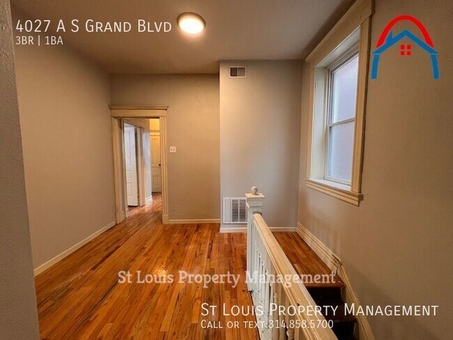 Building Photo - Large apartment with hardwood floors